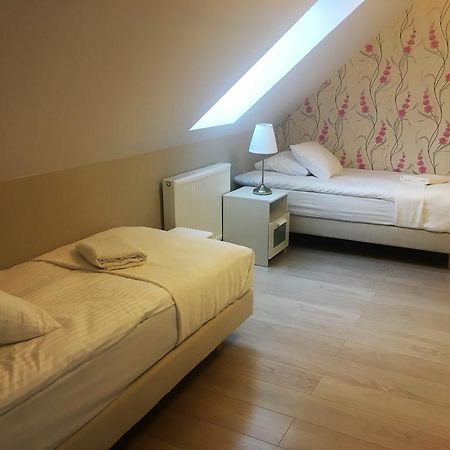 Grota Bochotnicka Apartment คาชิเมียร์ซ ดอลนี ภายนอก รูปภาพ