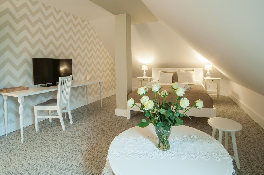 Grota Bochotnicka Apartment คาชิเมียร์ซ ดอลนี ภายนอก รูปภาพ