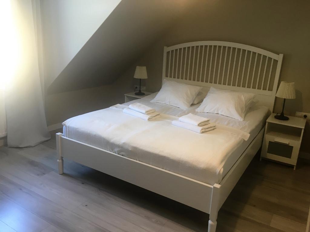 Grota Bochotnicka Apartment คาชิเมียร์ซ ดอลนี ภายนอก รูปภาพ